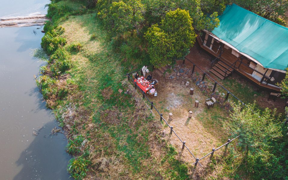 lounge_exterior_drone_shot