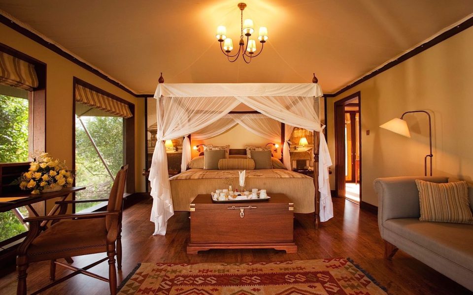 bedroom-tent-at-lake-elmenteita